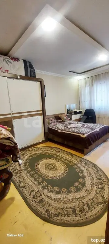 Satılır 5 otaqlı mənzil 100 m²