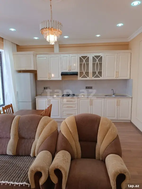 Kirayə verilir 3 otaqlı yeni tikili 100 m²