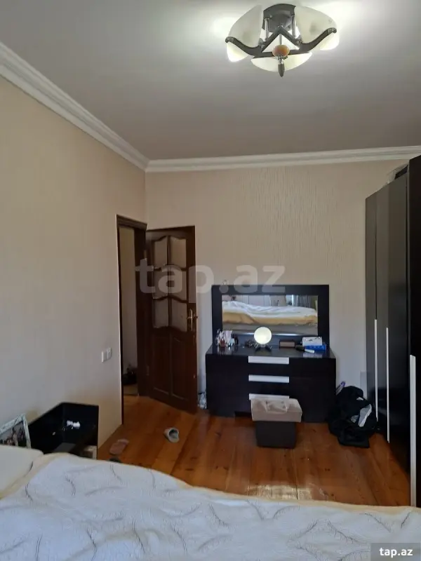 Satılır 4 otaqlı mənzil 100 m²