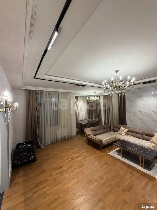 Satılır 3 otaqlı yeni tikili 135 m²