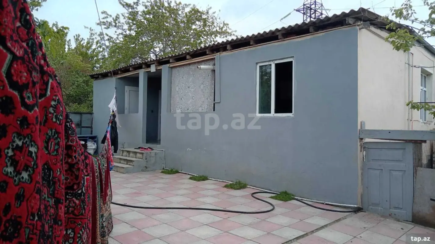 Satılır 4 otaqlı həyət evi 100 m²