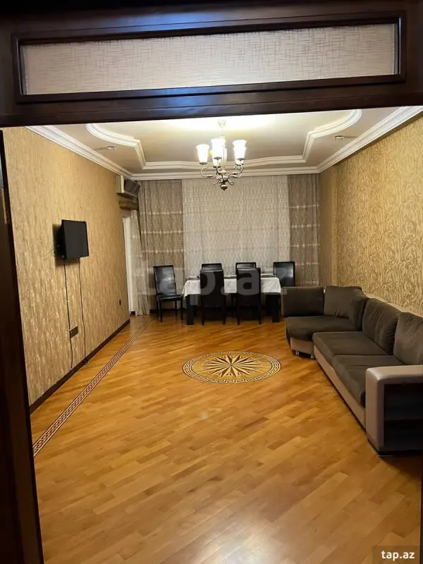 Kirayə verilir 3 otaqlı yeni tikili 130 m²