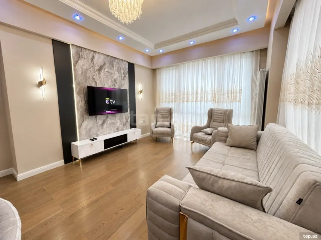 Kirayə verilir 3 otaqlı yeni tikili 100 m²
