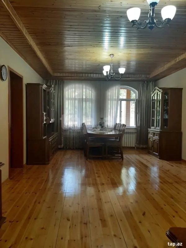 Satılır 6 otaqlı həyət evi 250 m²