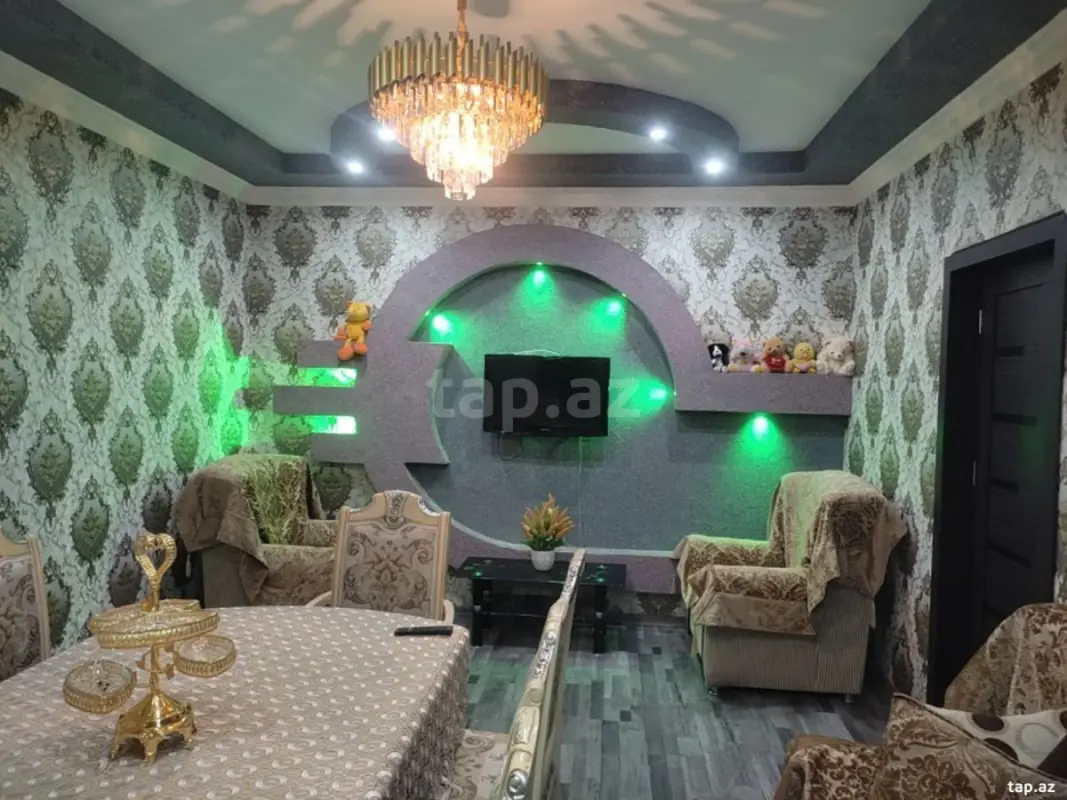 Satılır 5 otaqlı həyət evi 300 m²