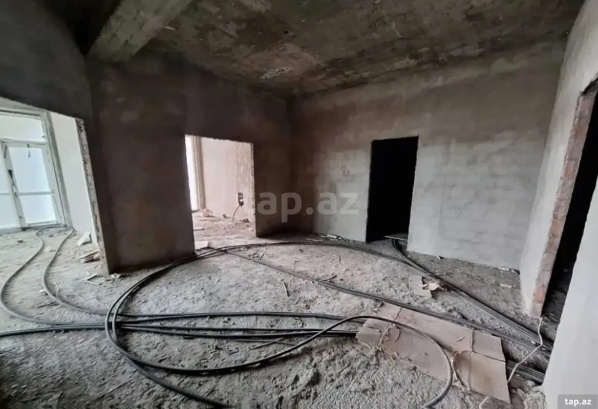 Satılır 3 otaqlı yeni tikili 210 m²