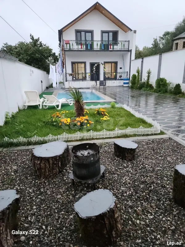 Satılır 6 otaqlı həyət evi 160 m²