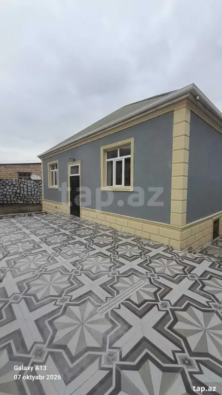 Satılır 4 otaqlı həyət evi 300 m²