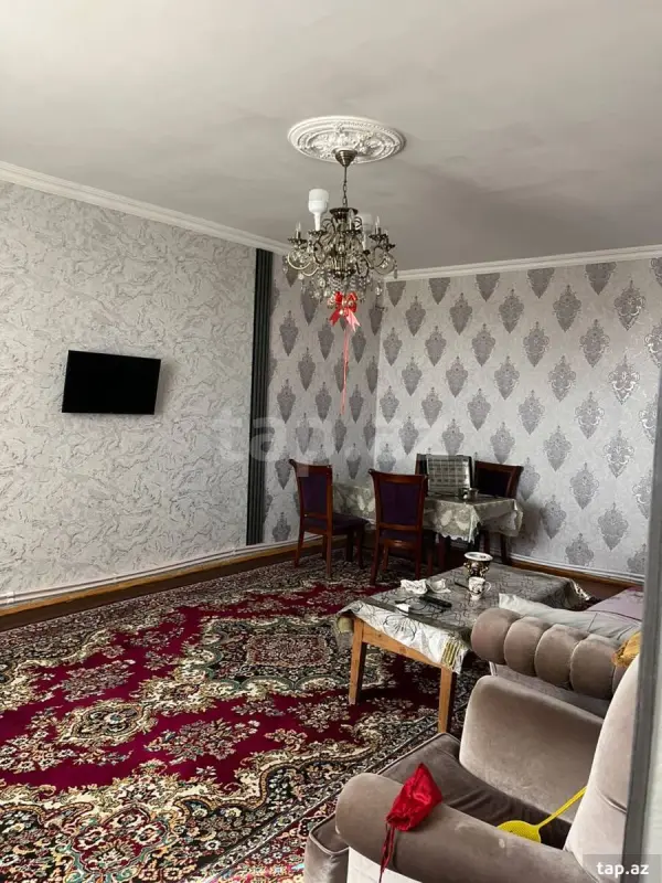 Satılır 6 otaqlı həyət evi 288 m²