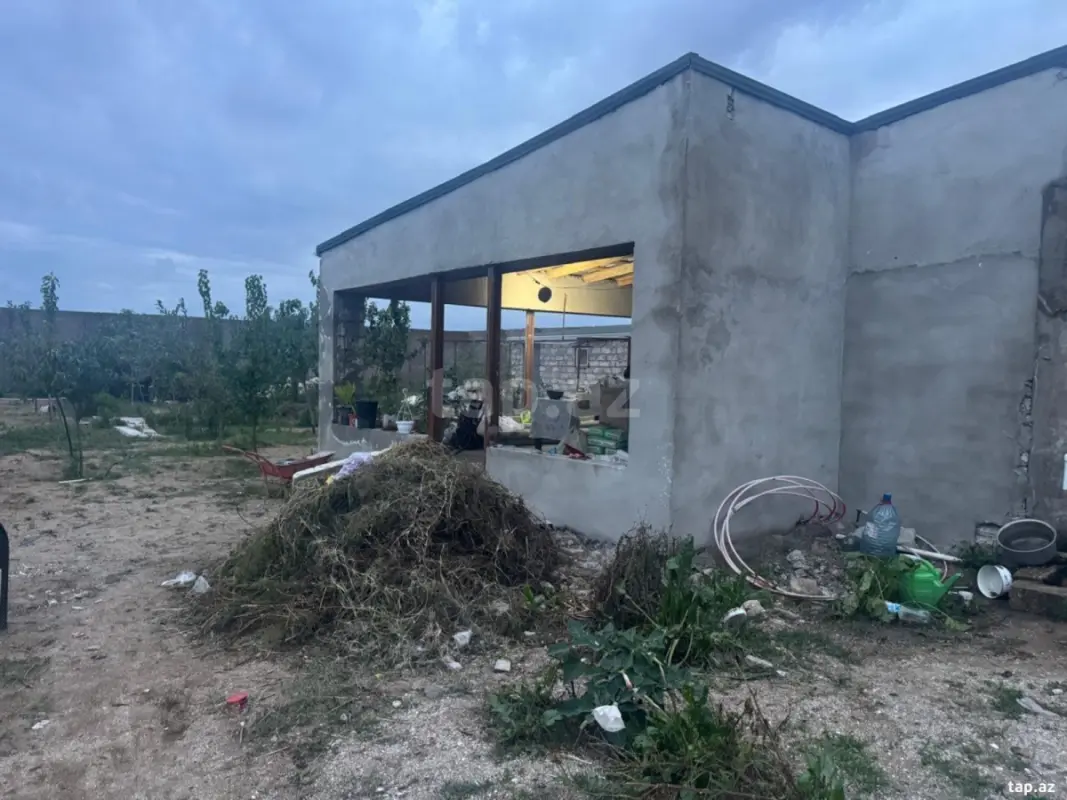 Satılır 2 otaqlı həyət evi 200 m²