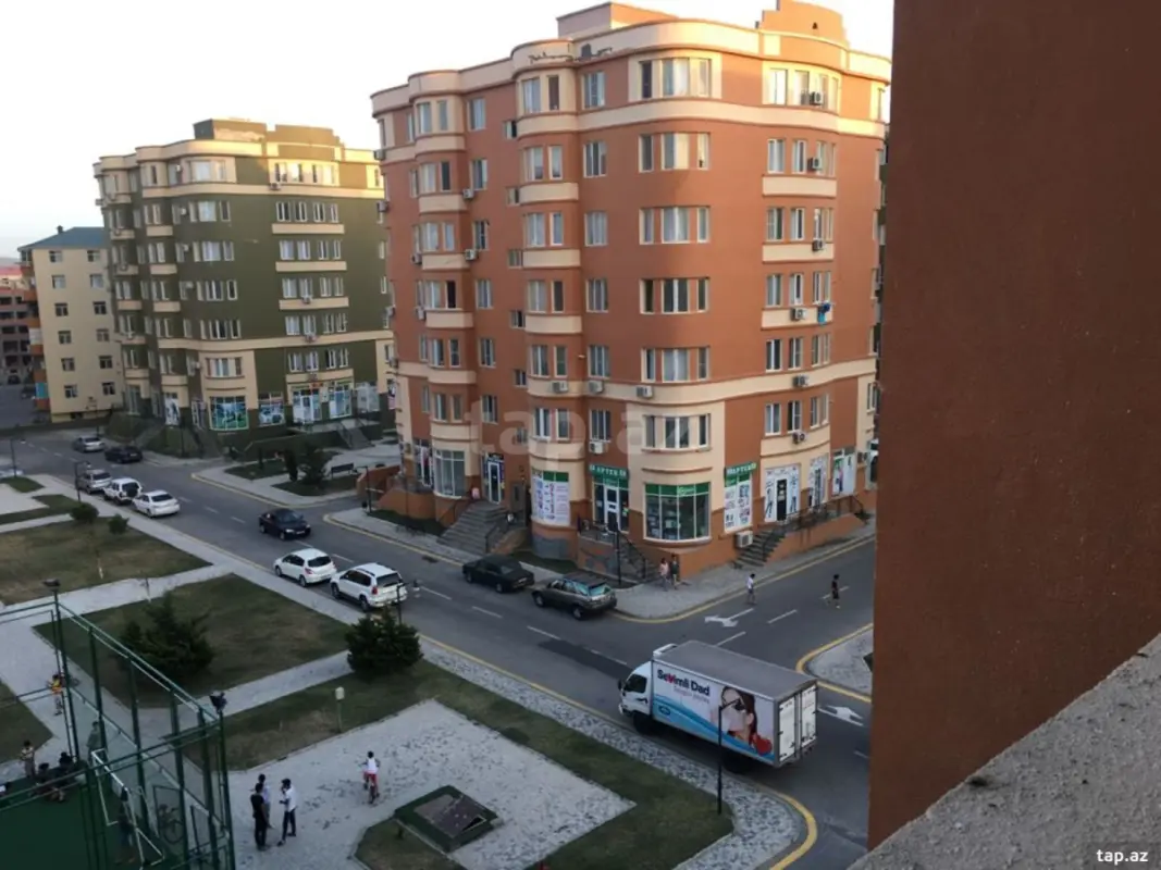Kirayə verilir 2 otaqlı yeni tikili 71 m²