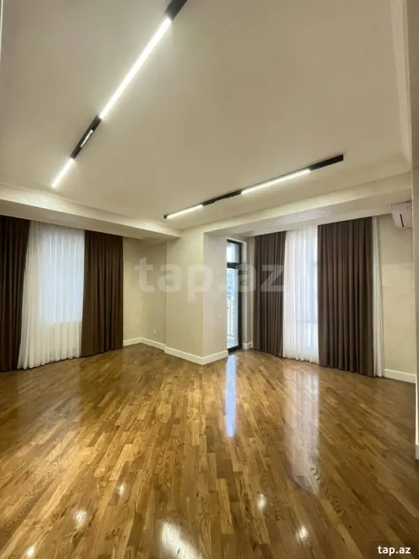 Satılır 3 otaqlı yeni tikili 110 m²