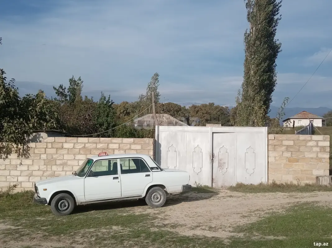 Satılır 5 otaqlı həyət evi 137 m²