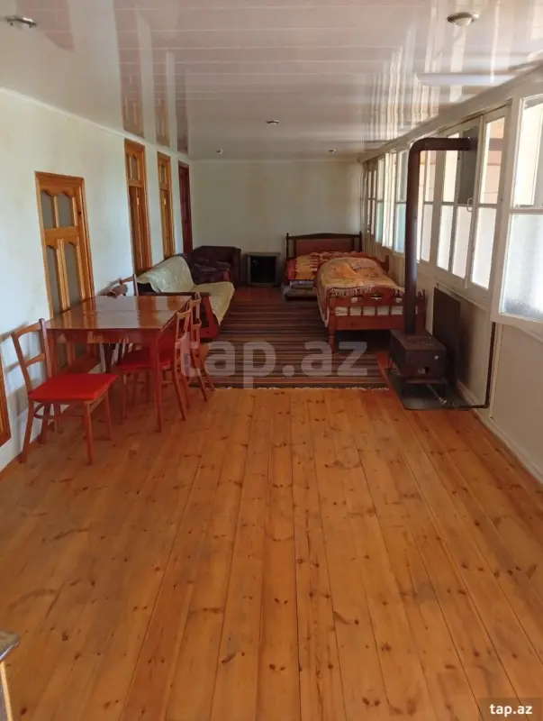 Kirayə verilir 10 otaqlı həyət evi 250 m²
