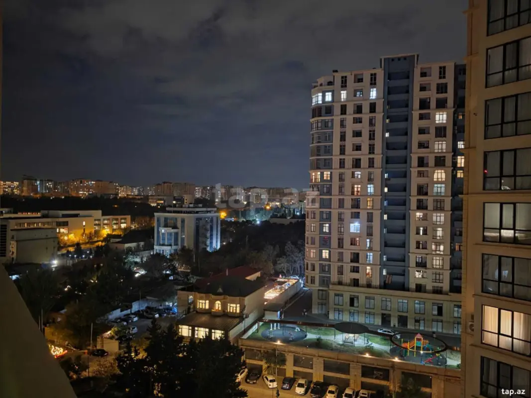 Kirayə verilir 3 otaqlı yeni tikili 140 m²