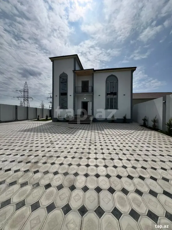 Satılır 6 otaqlı həyət evi 210 m²