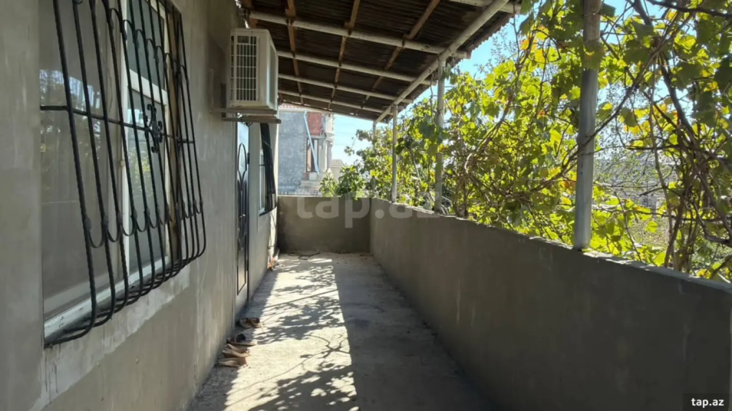 Satılır 4 otaqlı həyət evi 140 m²
