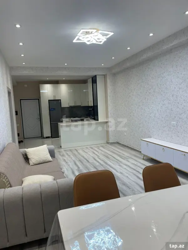 Kirayə verilir 2 otaqlı yeni tikili 79 m²