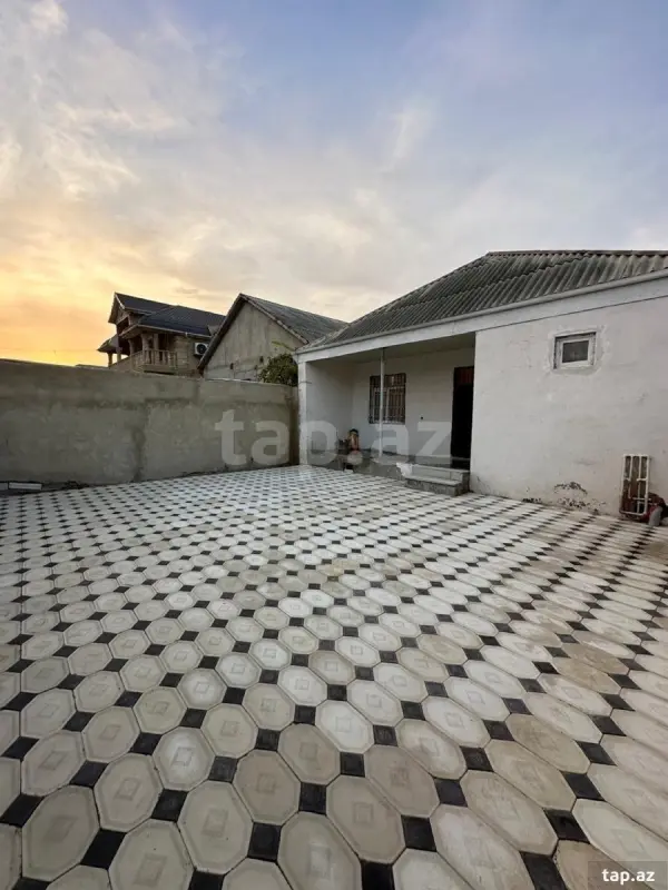 Satılır 4 otaqlı həyət evi 100 m²