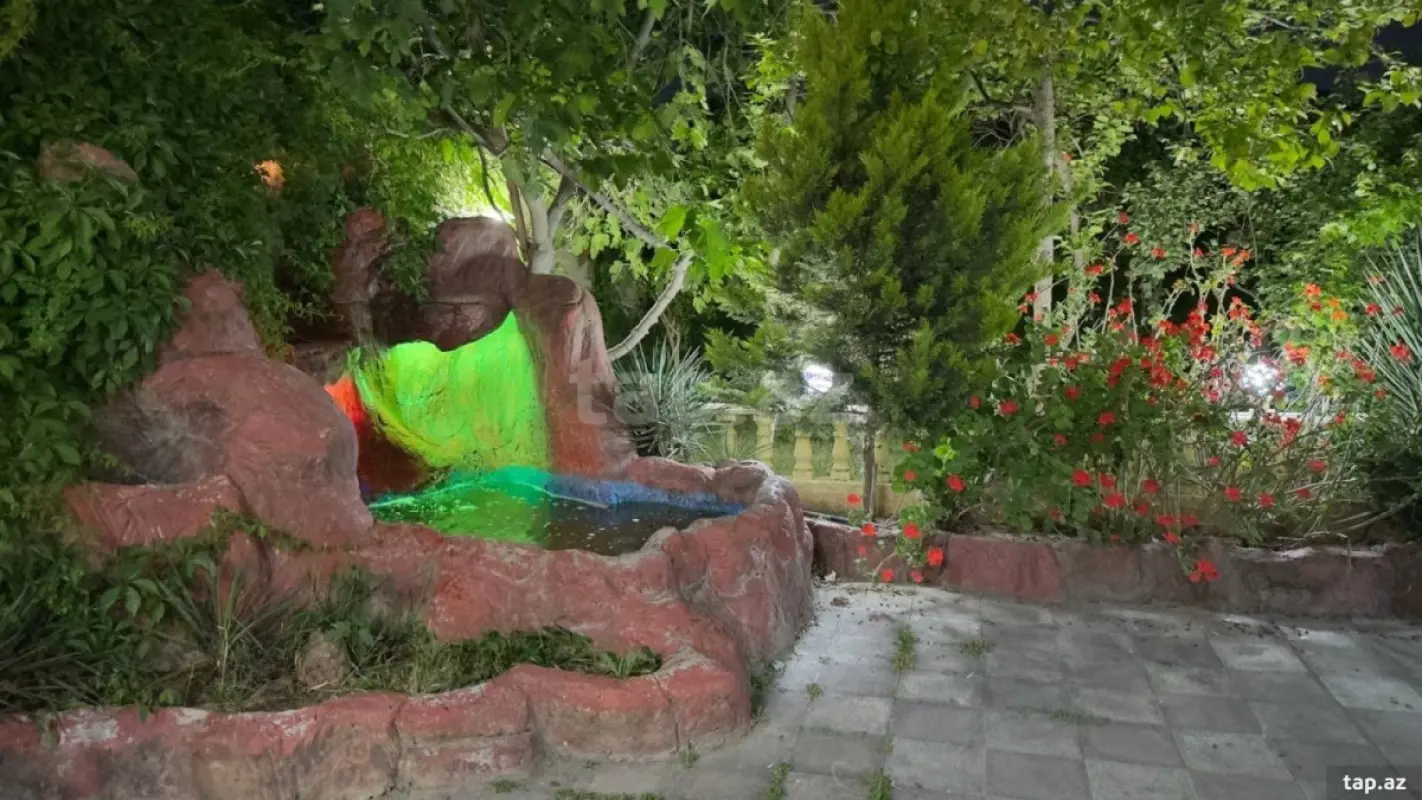 Satılır 5 otaqlı həyət evi 200 m²