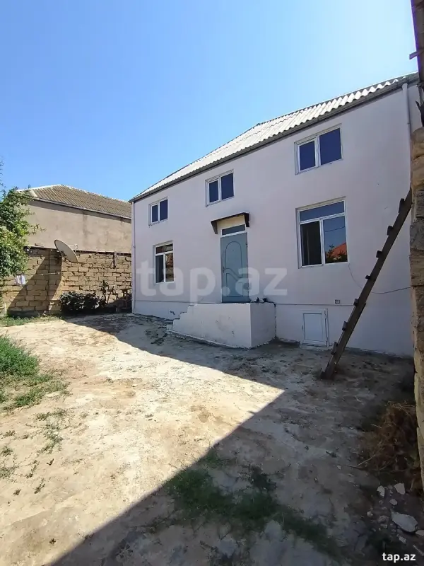 Satılır 6 otaqlı həyət evi 100 m²
