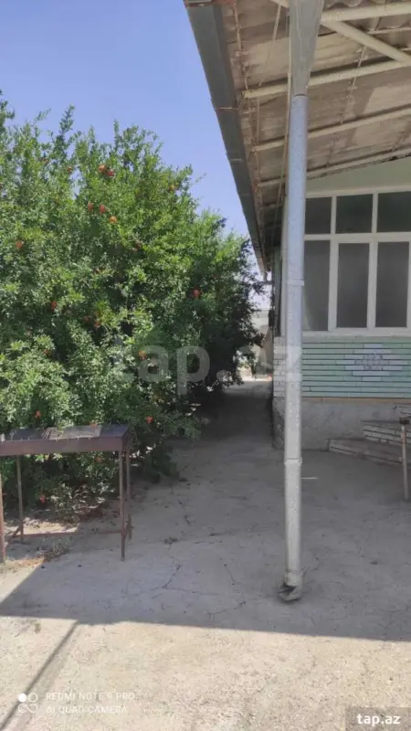 Satılır 4 otaqlı həyət evi 200 m²