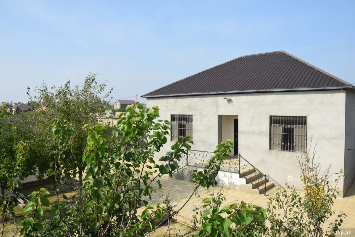 Satılır 4 otaqlı həyət evi 100 m²