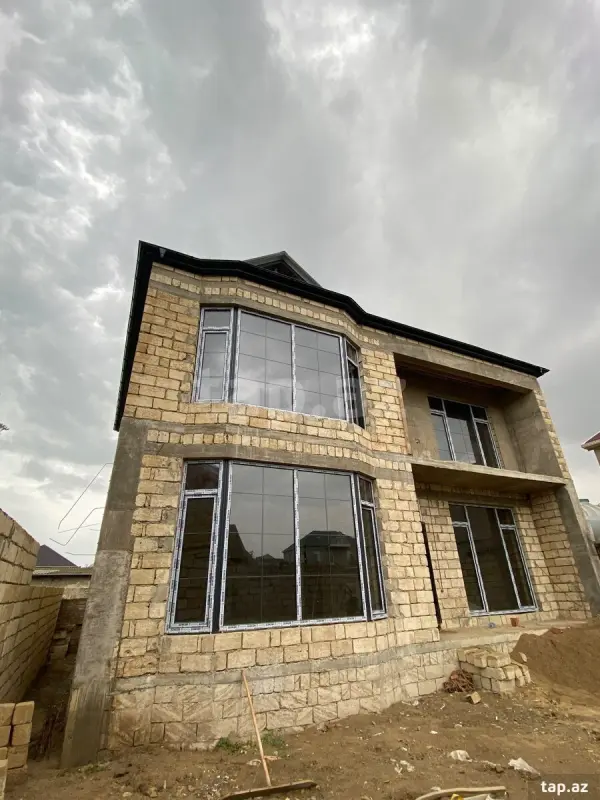 Satılır 4 otaqlı həyət evi 177 m²