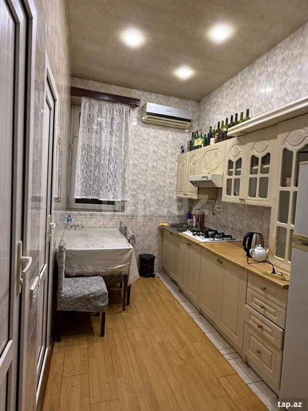 Kirayə verilir 3 otaqlı mənzil 220 m²