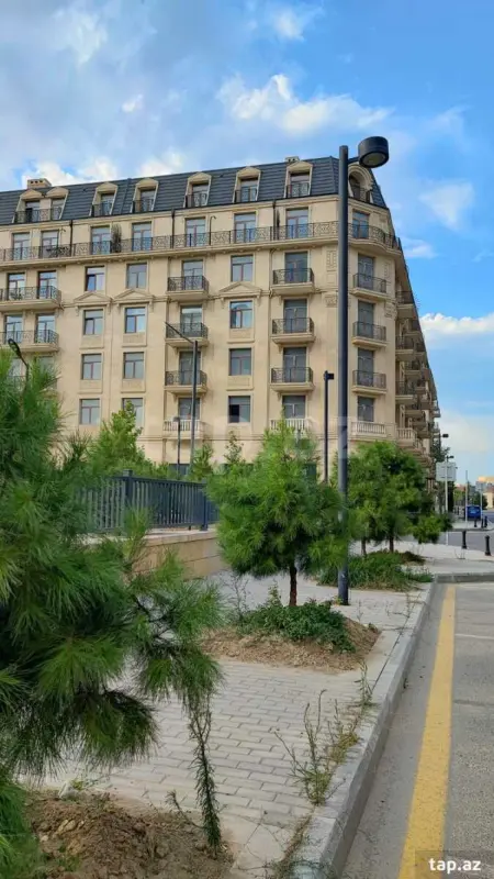 Satılır 4 otaqlı yeni tikili 185 m²