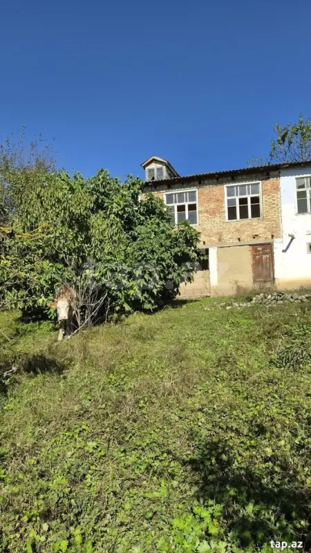 Satılır 4 otaqlı həyət evi 250 m²