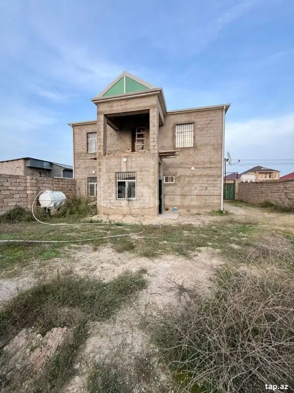 Satılır 7 otaqlı həyət evi 260 m²