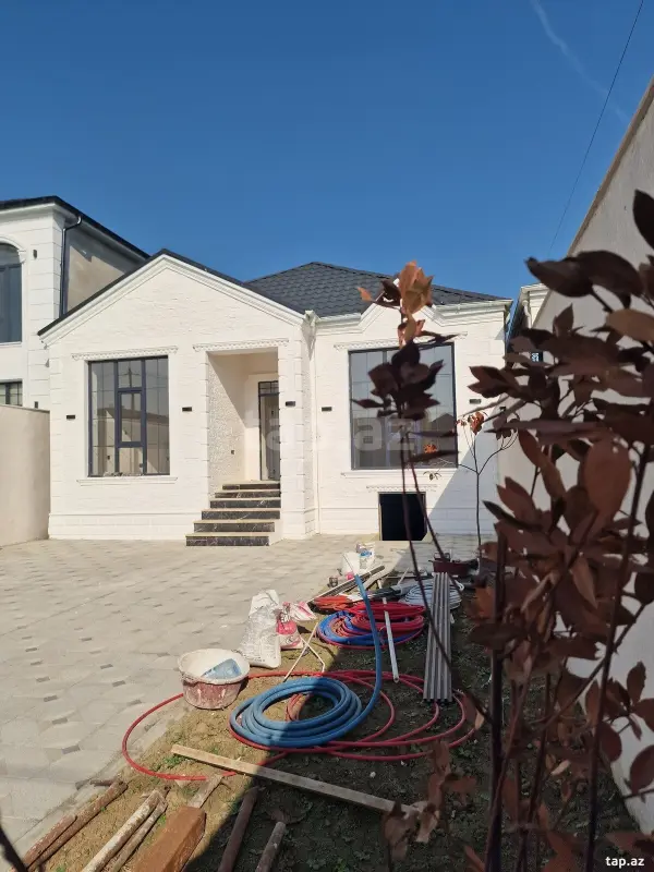 Satılır 4 otaqlı həyət evi 130 m²