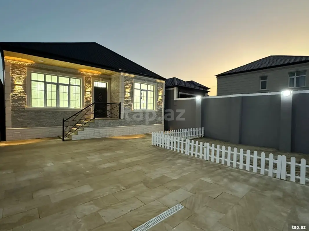 Satılır 4 otaqlı həyət evi 250 m²