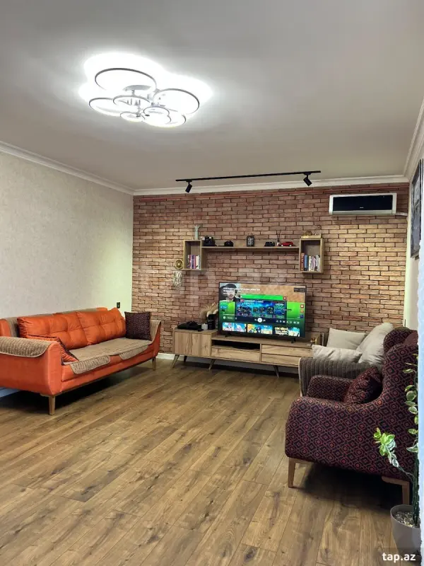 Satılır 5 otaqlı mənzil 100 m²