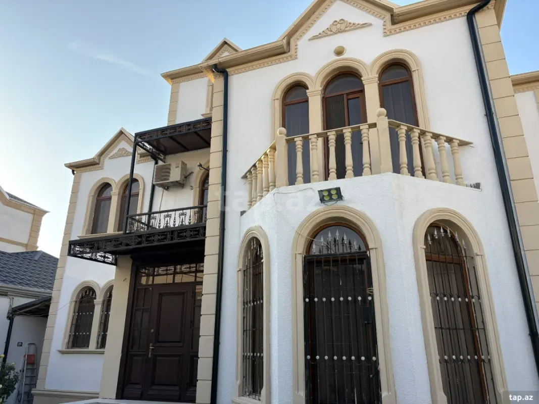 Satılır 5 otaqlı həyət evi 213 m²