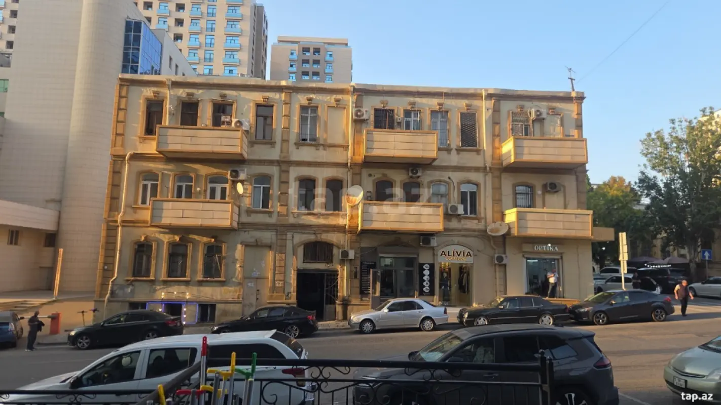 Satılır 3 otaqlı mənzil 71 m²