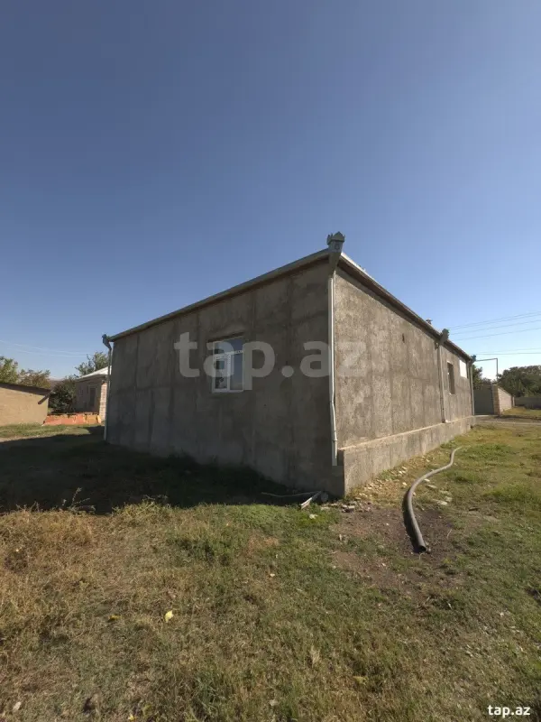 Satılır 3 otaqlı həyət evi 160 m²