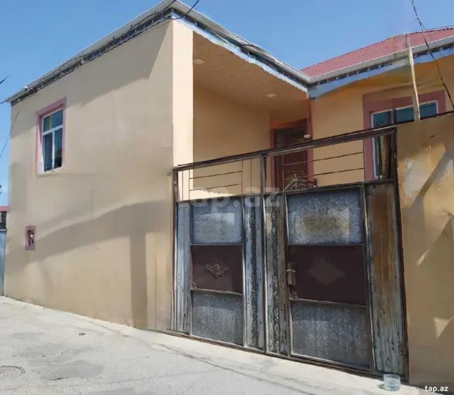 Satılır 8 otaqlı həyət evi 160 m²