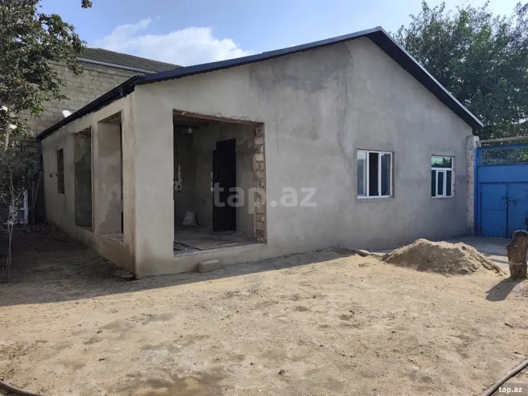 Satılır 4 otaqlı həyət evi 100 m²