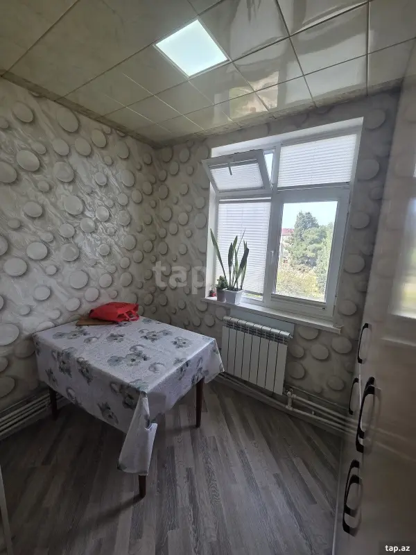 Satılır 4 otaqlı mənzil 95 m²