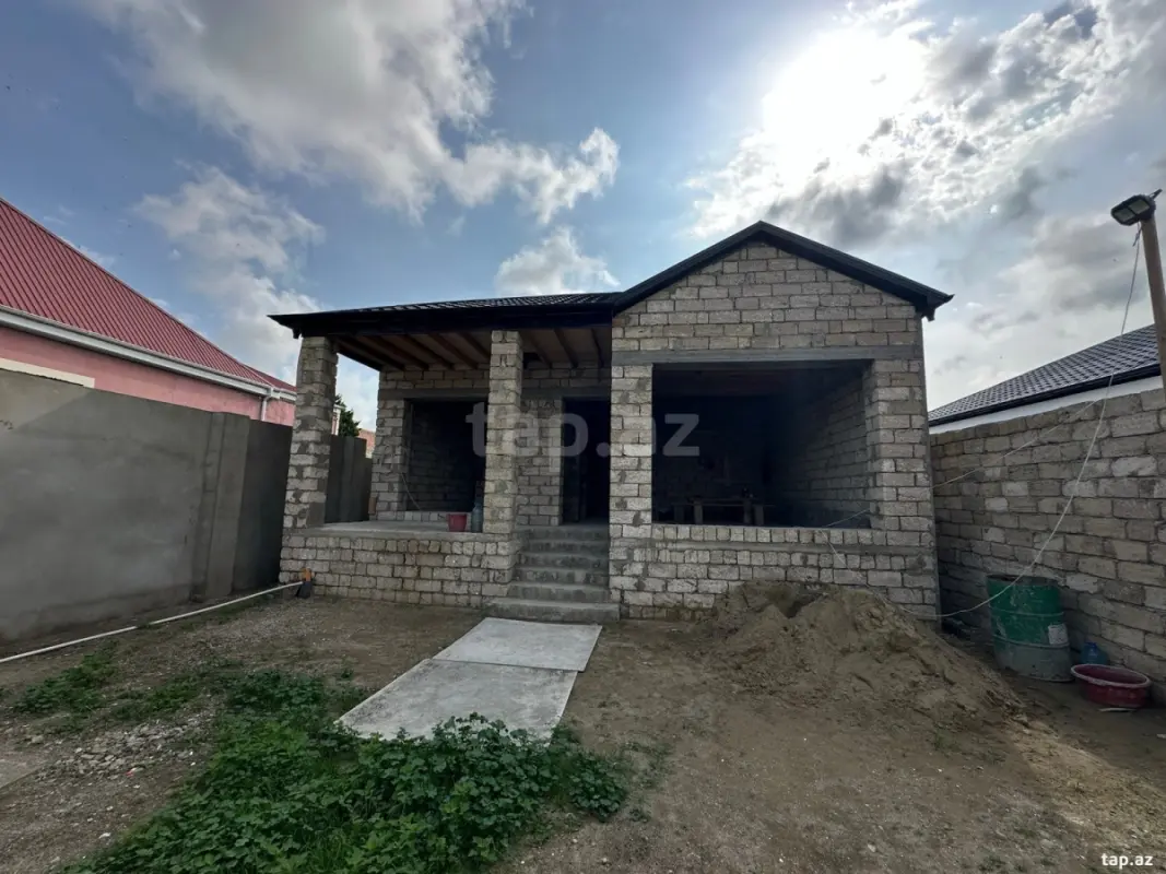 Satılır 4 otaqlı həyət evi 110 m²
