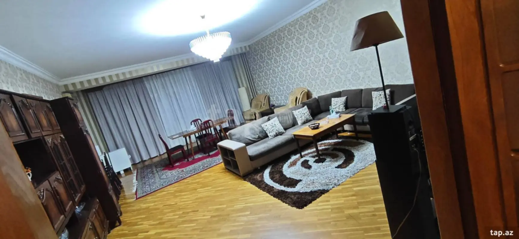 Kirayə verilir 3 otaqlı yeni tikili 180 m²
