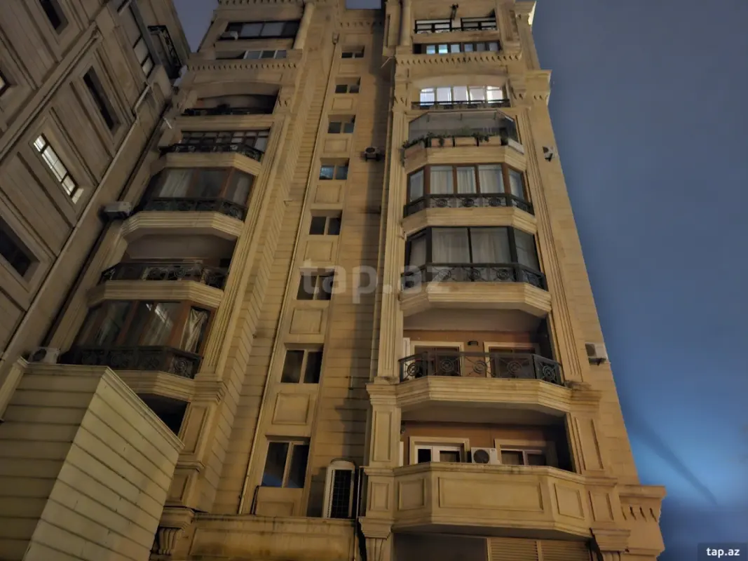 Satılır 5 otaqlı mənzil 150 m²