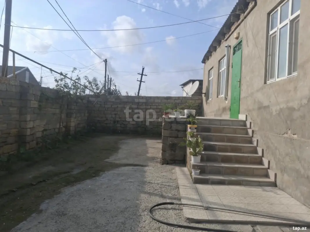 Satılır 4 otaqlı həyət evi 100 m²