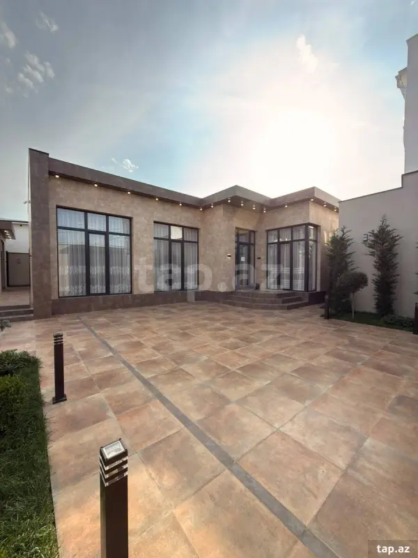 Satılır 4 otaqlı həyət evi 180 m²