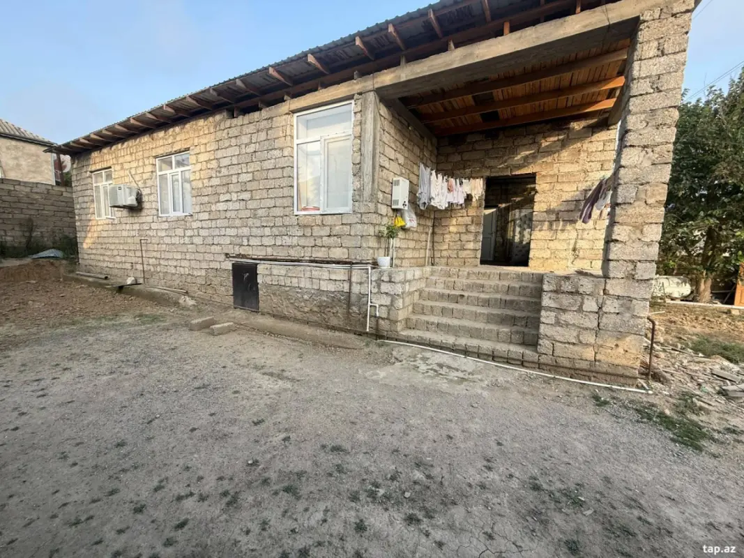 Satılır 4 otaqlı həyət evi 130 m²