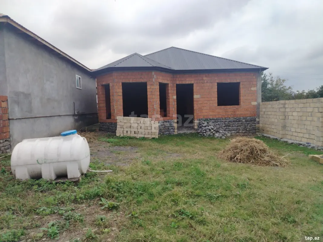 Satılır 5 otaqlı həyət evi 154 m²