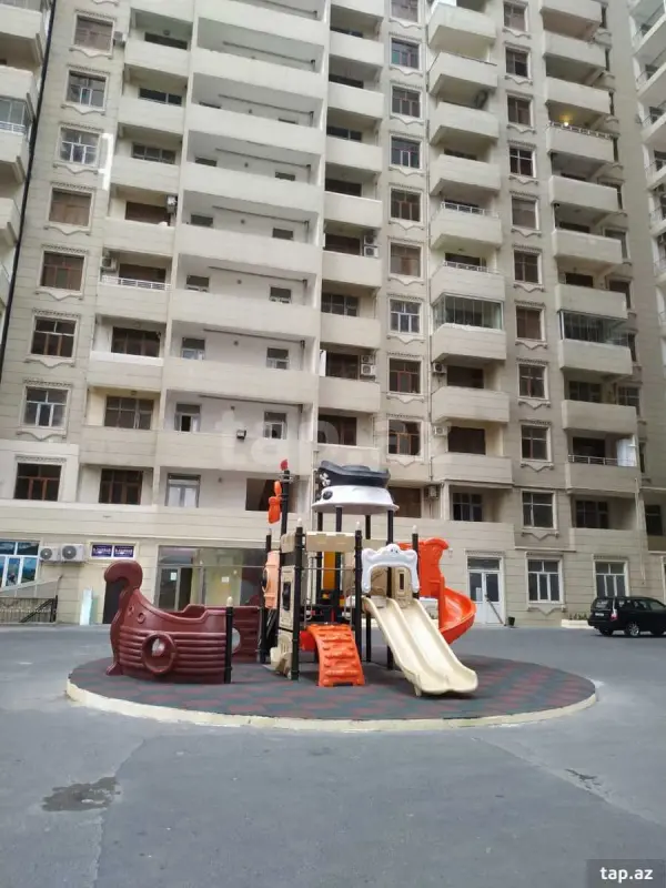 Kirayə verilir 3 otaqlı yeni tikili 126 m²