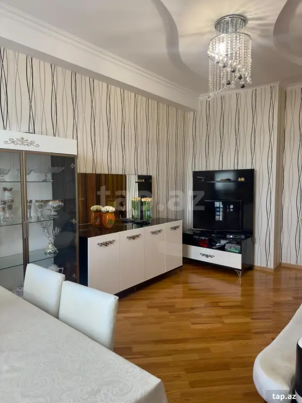 Satılır 3 otaqlı yeni tikili 82 m²